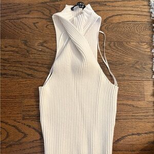 Criss cross neck crop top tank top